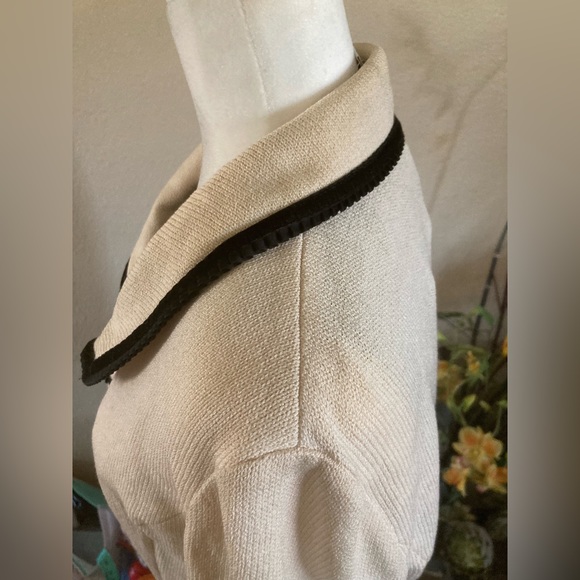 ST. JOHN COLLECTION by MARIE GRAY KNIT Blazer - Picture 6 of 11